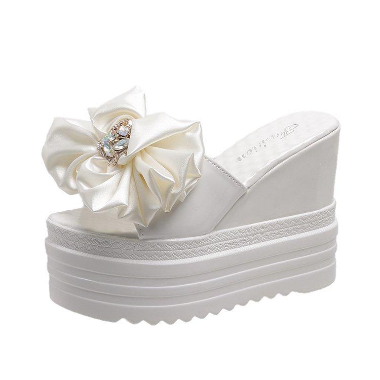 Summer new muffin bottom one-word sandals high-heeled bow wedge slippers waterproof table slippers 34 белый
Summer new muffin bottom one-word sandals high-heeled bow wedge slippers waterproof table slippers 34 белый