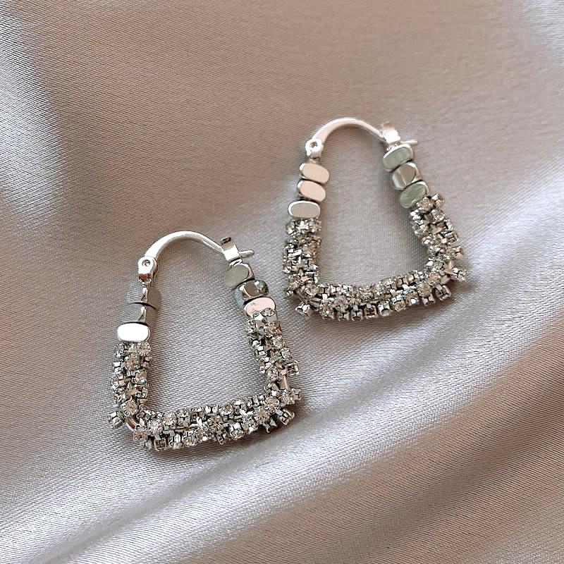 New Year s Design: Geometric Irregular Micro Set Zircon Metal Earrings Luxury Ear Accessories for Women in 2026 Fashion Jewelry срібний
New Year s Design: Geometric Irregular Micro Set Zircon Metal Earrings Luxury Ear Accessories for Women in 2026 Fashion Jewelry срібний