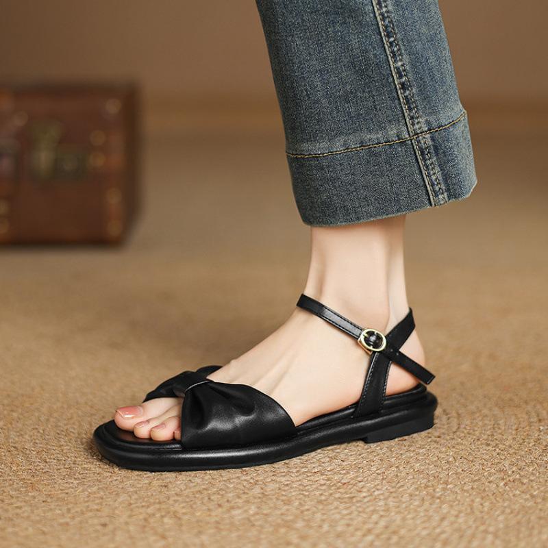 Summer Korean version of one-character sandals round head flat-soled sandals women s rear empty buckle rubber soft sole solid color new women s style 39 чёрный
Summer Korean version of one-character sandals round head flat-soled sandals women s rear empty buckle rubber soft sole solid color new women s style 39 чёрный