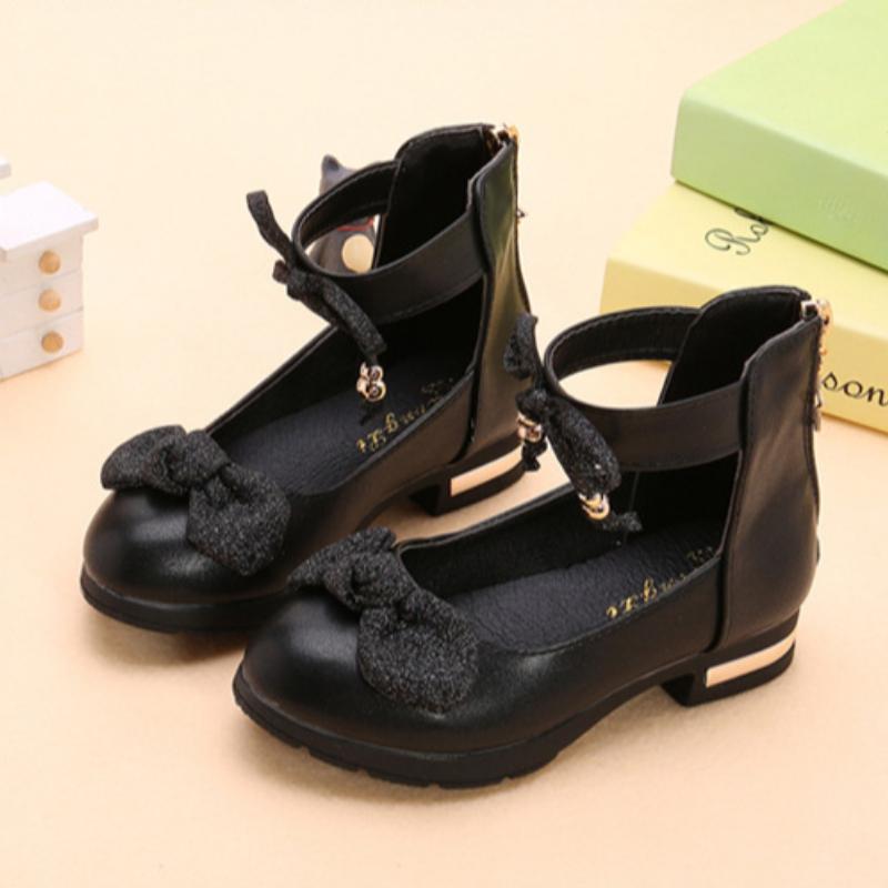 Girls leather shoes, spring and autumn black Korean version, soft soled princess shoes, medium size children s and girls single shoes 27 чорний
Girls leather shoes, spring and autumn black Korean version, soft soled princess shoes, medium size children s and girls single shoes 27 чорний