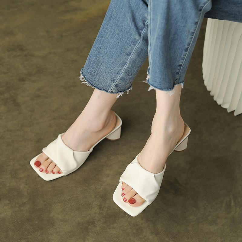 Limited welfare payment, wrinkled art, simple thick heel, high heel sandals, women s head slippers, wearing sheepskin gas 39
Limited welfare payment, wrinkled art, simple thick heel, high heel sandals, women s head slippers, wearing sheepskin gas 39