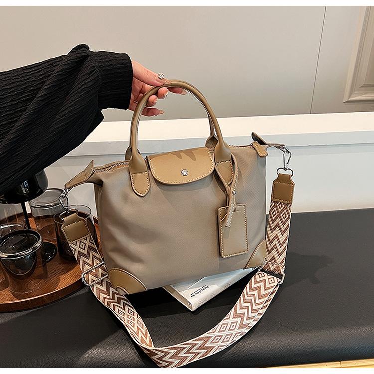 Premium Nylon Handheld Dumpling Bag for Women, Medium, Lightweight, Waterproof, Single Shoulder Crossbody Bag хаки
Premium Nylon Handheld Dumpling Bag for Women, Medium, Lightweight, Waterproof, Single Shoulder Crossbody Bag хаки