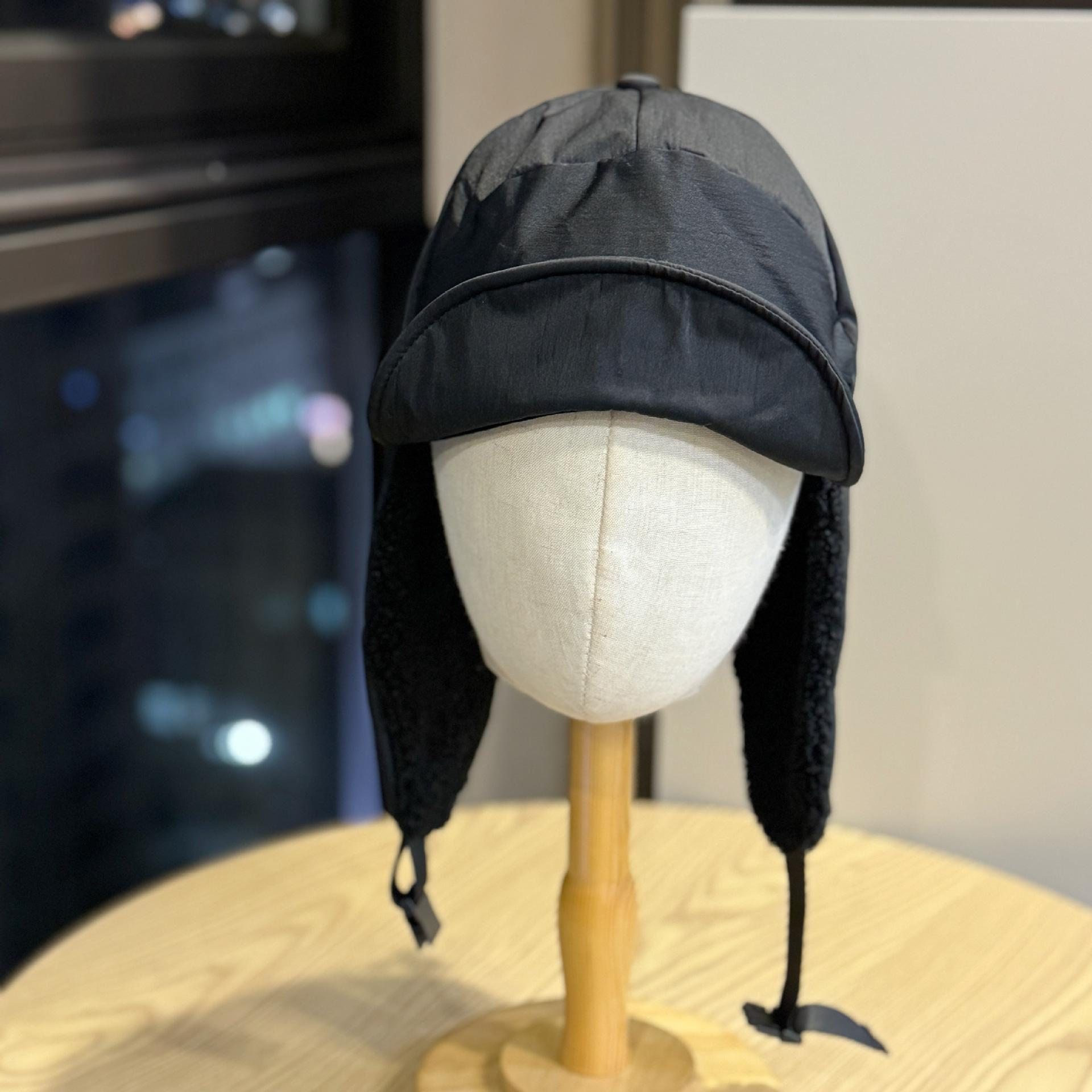 New women s winter hat that makes the face look smaller, windproof, ear-protecting, fleece-lined, warm and thick, suitable for cycling and outdoor Adult54-60Average Size чёрный
New women s winter hat that makes the face look smaller, windproof, ear-protecting, fleece-lined, warm and thick, suitable for cycling and outdoor Adult54-60Average Size чёрный