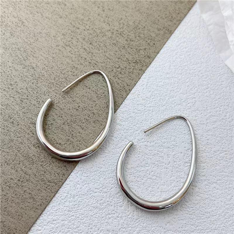 1 Pair Geometric Water Droplet Earrings, Personalized Light Luxury And High-End Feeling, Retro Niche Exquisite Ear Accessories срібний
1 Pair Geometric Water Droplet Earrings, Personalized Light Luxury And High-End Feeling, Retro Niche Exquisite Ear Accessories срібний