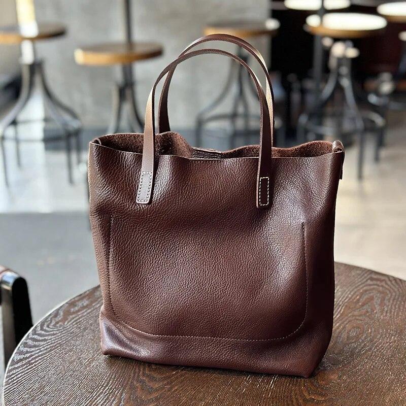 Johnature Ретро однотонная сумка из воловьей кожи женская простая большая вместительная сумка на плечо из натуральной кожи кофейный
Johnature Ретро однотонная сумка из воловьей кожи женская простая большая вместительная сумка на плечо из натуральной кожи кофейный