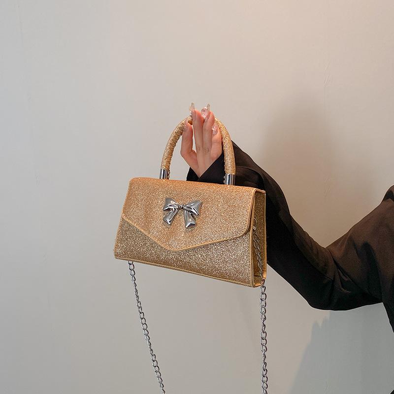 Bow Fashion 2025 Summer New Casual Foreign Gentle Portable One Shoulder Crossbody Women s Small Square Bag срібний
Bow Fashion 2025 Summer New Casual Foreign Gentle Portable One Shoulder Crossbody Women s Small Square Bag срібний