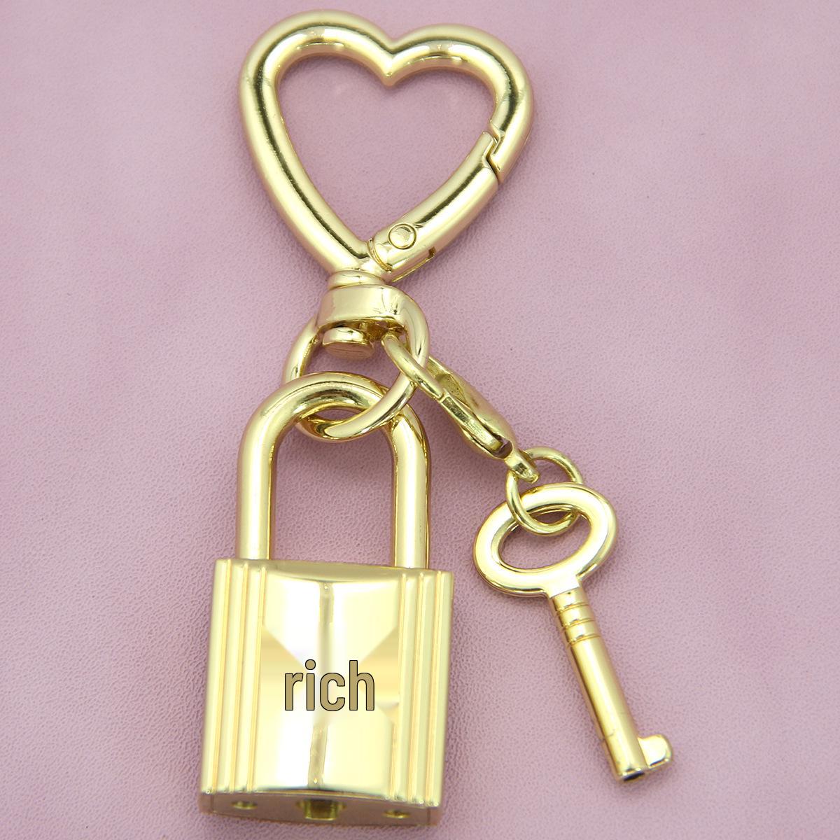 Ретро квадратный кулон-замок для украшения сумок и багажа
Ретро квадратный кулон-замок для украшения сумок и багажа