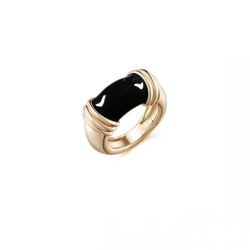 French Luxury Retro Niche Enamel Index Finger Ring with Patchwork Design Size 8
French Luxury Retro Niche Enamel Index Finger Ring with Patchwork Design Size 8