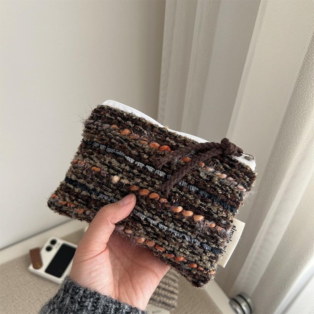 Multi-Purpose Retro Cosmetic Bag Striped Pattern Mini Makeup Organizer Elegent Lipstick Pouch For Women
Multi-Purpose Retro Cosmetic Bag Striped Pattern Mini Makeup Organizer Elegent Lipstick Pouch For Women