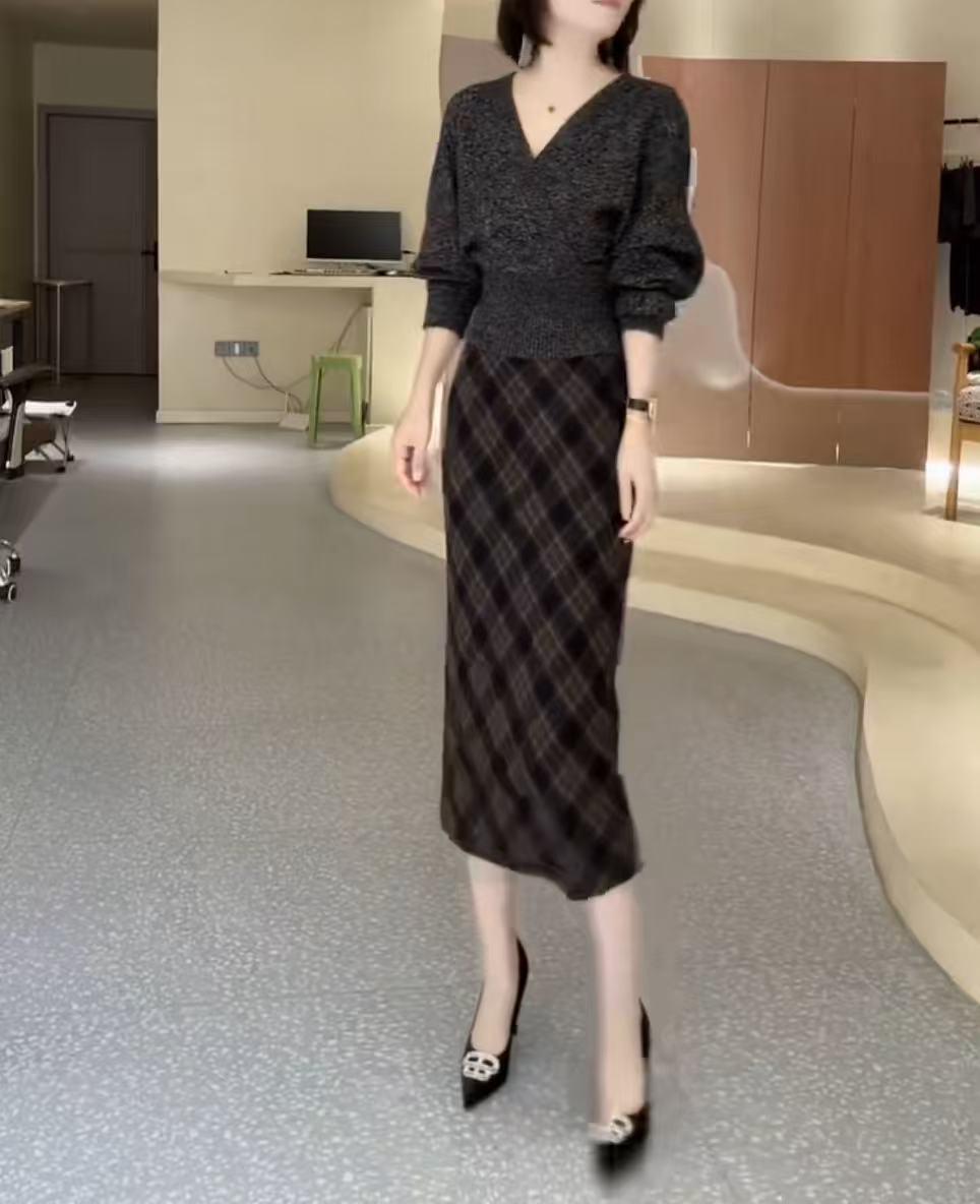 Autumn/Winter 2026 V-Neck Knit Top & Bodycon Skirt Set for Women XL
Autumn/Winter 2026 V-Neck Knit Top & Bodycon Skirt Set for Women XL