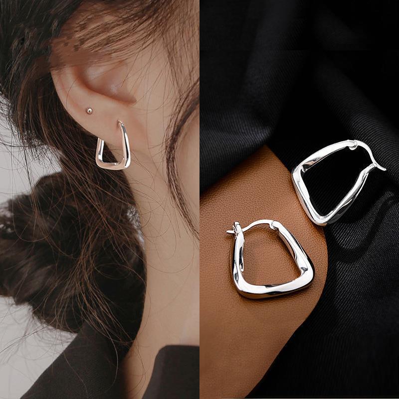 Korean S925 Sterling Silver Geometric Square Earrings for Women - Retro, Creative, and Trendy срібний
Korean S925 Sterling Silver Geometric Square Earrings for Women - Retro, Creative, and Trendy срібний