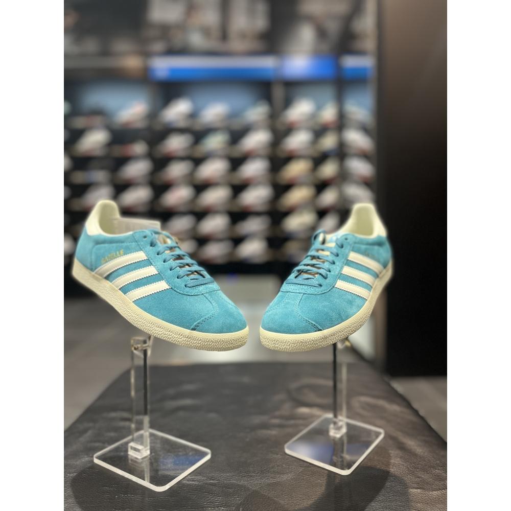 Кроссовки adidas Originals IG1061 Gazelle
Кроссовки adidas Originals IG1061 Gazelle