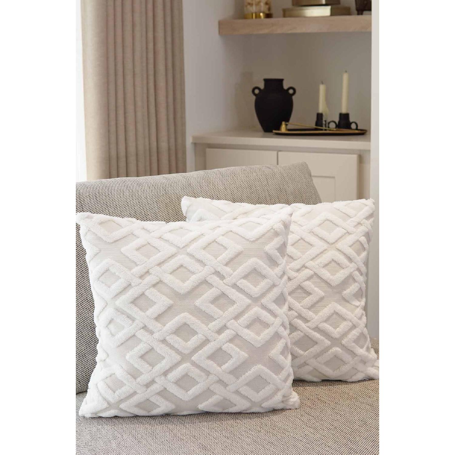 Set Of 2 Punch Embroidered Tufting Throw Pillow Covers 43*43 Cm - Classic 43 x 43 кремовый
Set Of 2 Punch Embroidered Tufting Throw Pillow Covers 43*43 Cm - Classic 43 x 43 кремовый