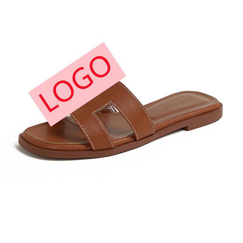 Тапочки жіночі для вулиці 2025 нові модні літні з візерунком овечки круті тапочки модні пляжні на плоскій підошві універсальні з написом 36
Тапочки жіночі для вулиці 2025 нові модні літні з візерунком овечки круті тапочки модні пляжні на плоскій підошві універсальні з написом 36