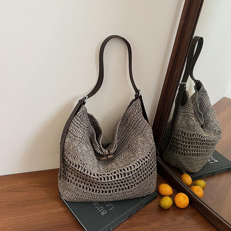 2025 new handwoven bag women s handbag shoulder messenger bag vacation style niche design bag сірий колір
2025 new handwoven bag women s handbag shoulder messenger bag vacation style niche design bag сірий колір