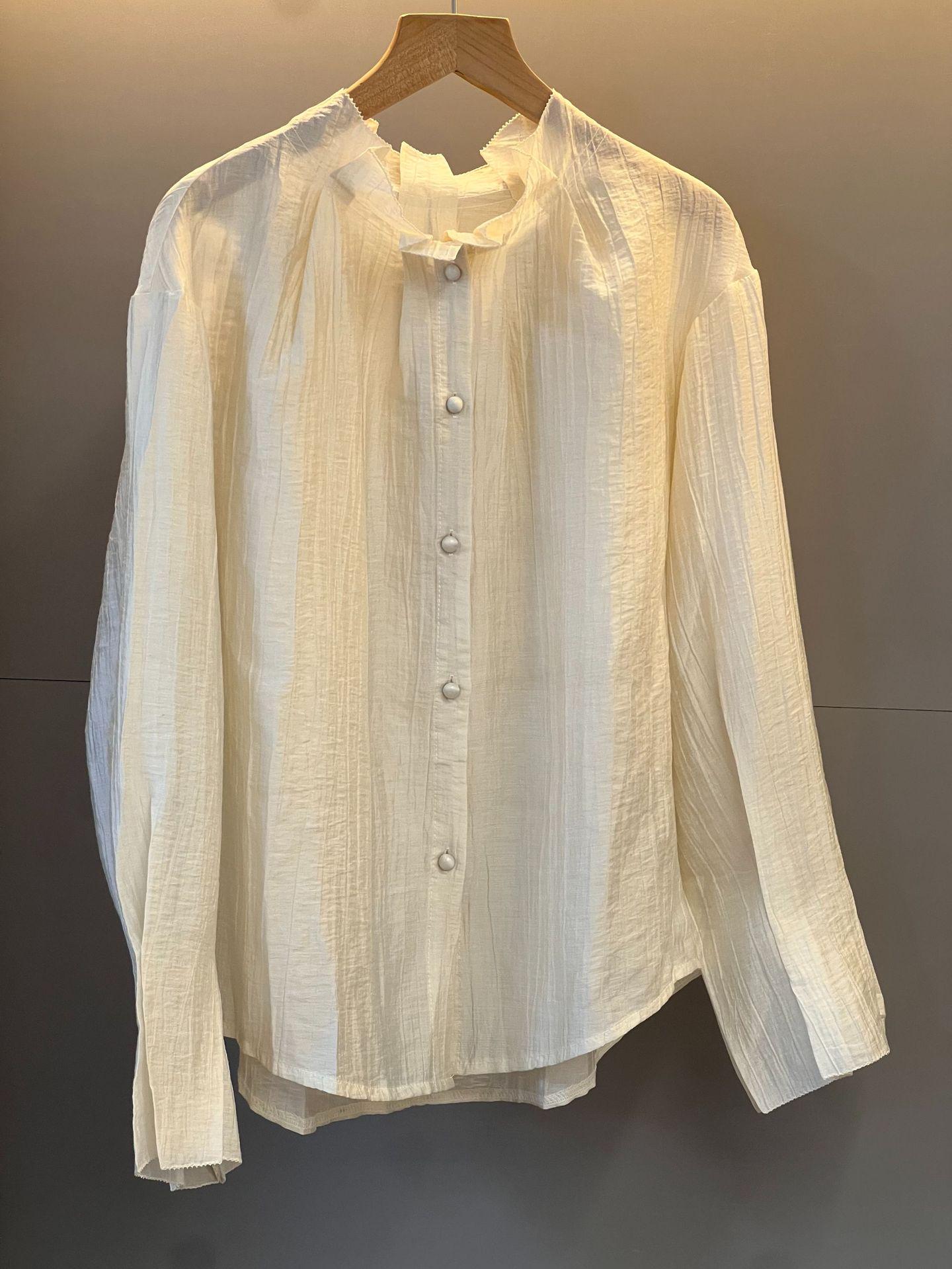 Available: Off-white Pleated Stand Collar Long Sleeve Shirt for Women - Spring/Summer 2026 Collection Large
Available: Off-white Pleated Stand Collar Long Sleeve Shirt for Women - Spring/Summer 2026 Collection Large