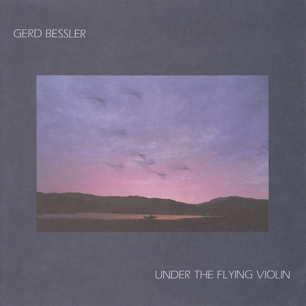 CD GERD BESSLER - Under The Flying Violin A32C72 NEC Avenue, Erd 1987 Japan Dance & Electronica Used
CD GERD BESSLER - Under The Flying Violin A32C72 NEC Avenue, Erd 1987 Japan Dance & Electronica Used