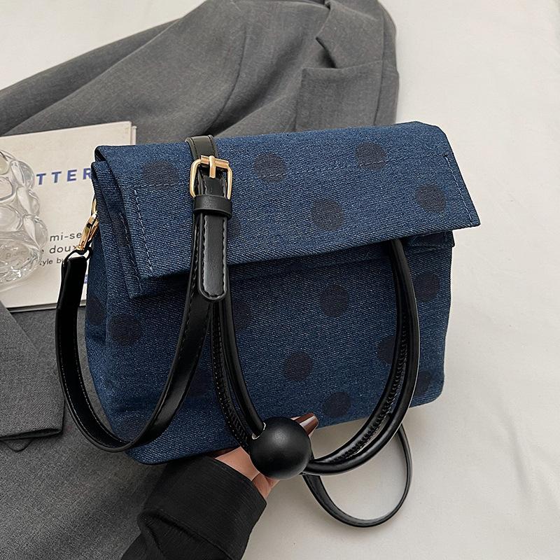 Взрыв нового продукта Корейский нишевый повседневный личностный горошек портативная маленькая сумка универсальный зарубежный стиль колледж стиль сумка-мессенджер женская
Взрыв нового продукта Корейский нишевый повседневный личностный горошек портативная маленькая сумка универсальный зарубежный стиль колледж стиль сумка-мессенджер женская