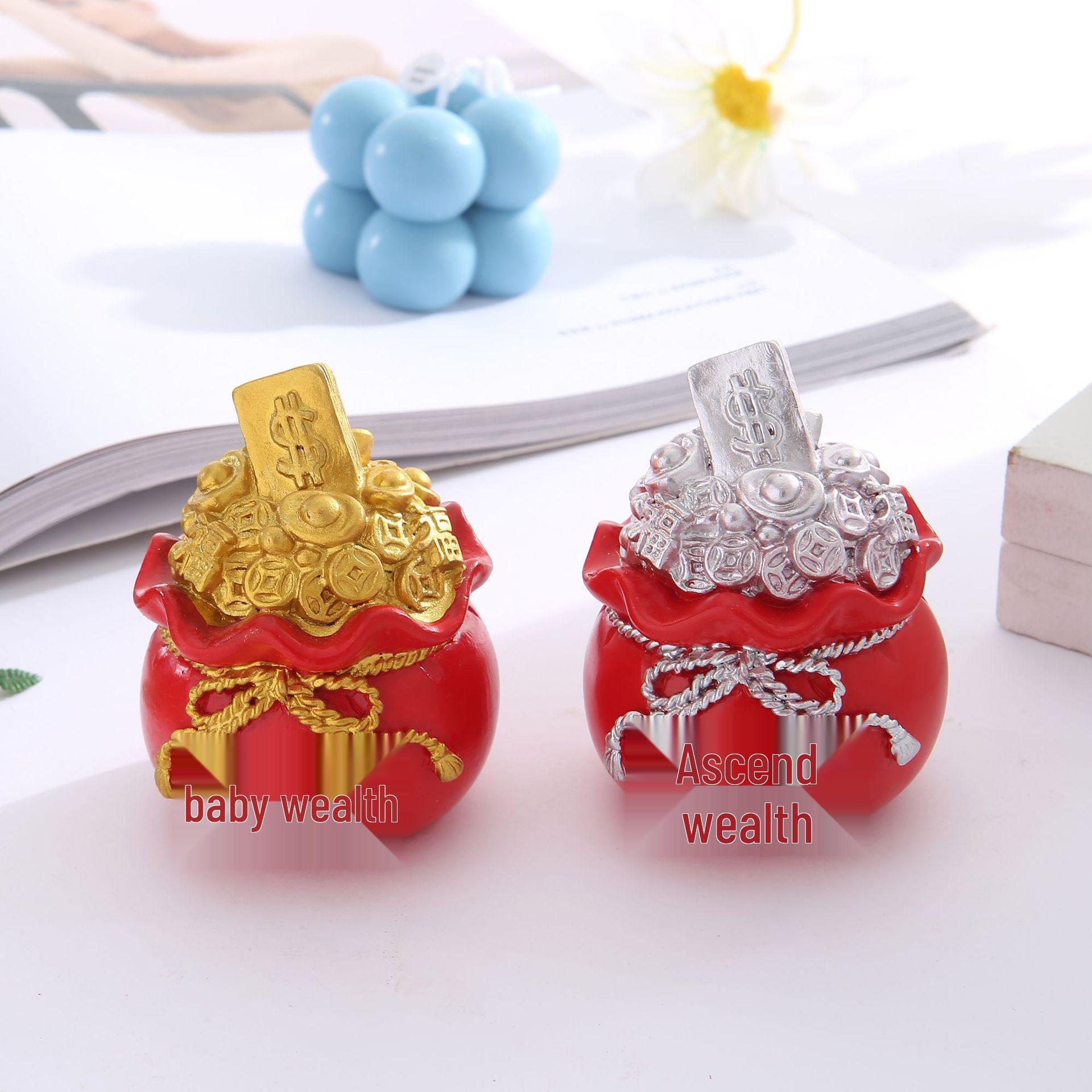 Fortune Money Bag: Creative Guochao Style Good Luck Ornament for Car or Cake Decoration - Perfect New Year Gift.
Fortune Money Bag: Creative Guochao Style Good Luck Ornament for Car or Cake Decoration - Perfect New Year Gift.