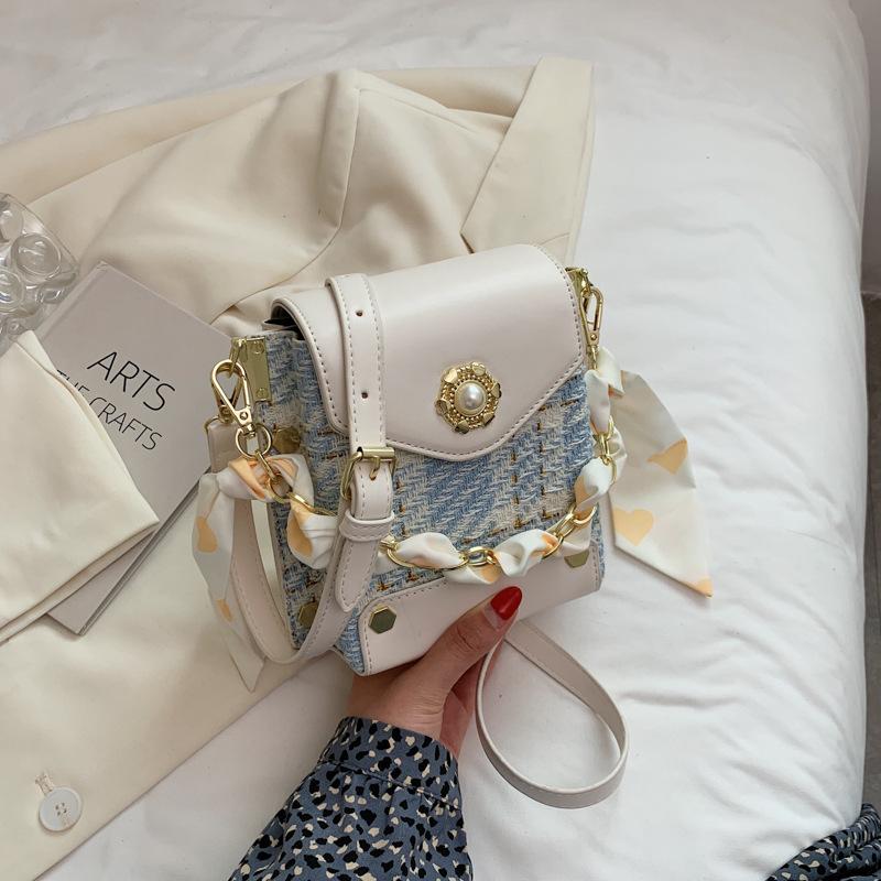 Small bag women s summer shoulder messenger bag 2025 new trendy fashion woolen small square bag chain mobile phone bag світло-синій колір
Small bag women s summer shoulder messenger bag 2025 new trendy fashion woolen small square bag chain mobile phone bag світло-синій колір