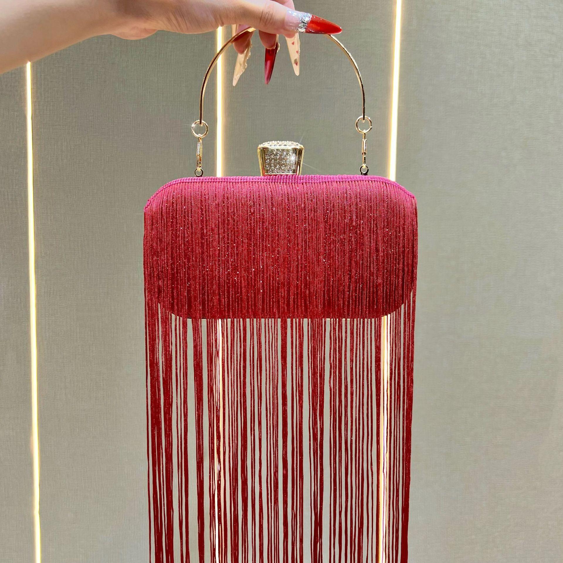 Top Metal Frame Shell Handbags Female Pearl strap Women Trend Shoulder Long Tassel Bags Ladies Daily Fringe Bags Hand Purse Bags
Top Metal Frame Shell Handbags Female Pearl strap Women Trend Shoulder Long Tassel Bags Ladies Daily Fringe Bags Hand Purse Bags