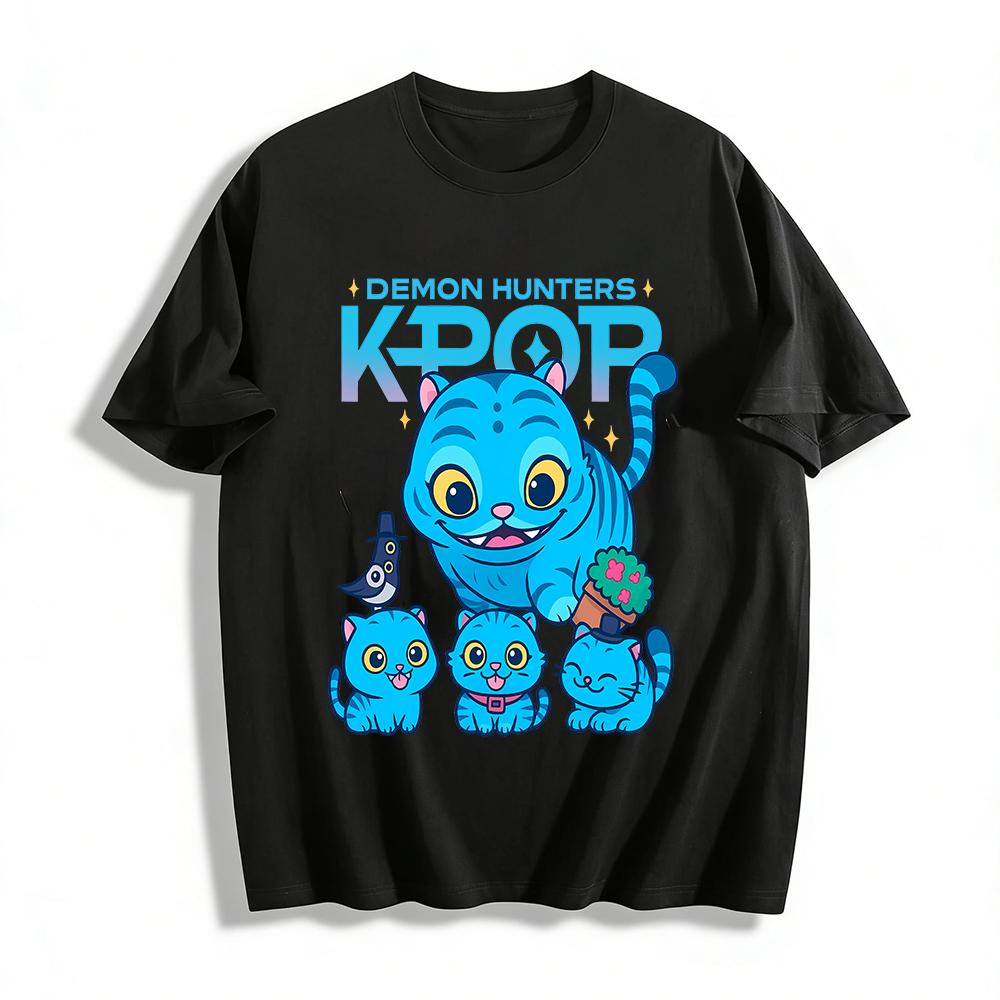 KPOP Demon Hunters Cartoon Blue Cat Family Print T-shirt Unisex Casual Loose Short Sleeve Top Pure cotton T-shirt 6XL
KPOP Demon Hunters Cartoon Blue Cat Family Print T-shirt Unisex Casual Loose Short Sleeve Top Pure cotton T-shirt 6XL