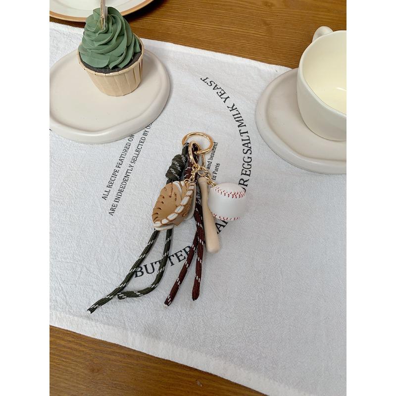 Bag baseball pendant~ Blogger same personalized car keychain bag pendant woven mountaineering rope pendant
Bag baseball pendant~ Blogger same personalized car keychain bag pendant woven mountaineering rope pendant