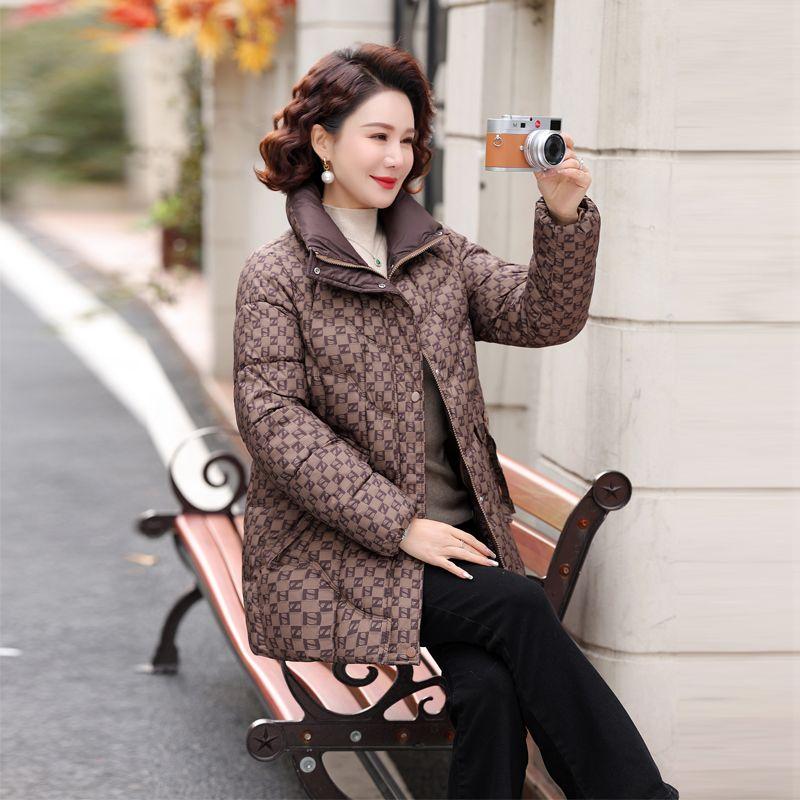 Потовщене зимове пальто для жінок тепле модне мамине пальто зимовий одяг верхній одяг 5XL світло-коричневого кольору
Потовщене зимове пальто для жінок тепле модне мамине пальто зимовий одяг верхній одяг 5XL світло-коричневого кольору