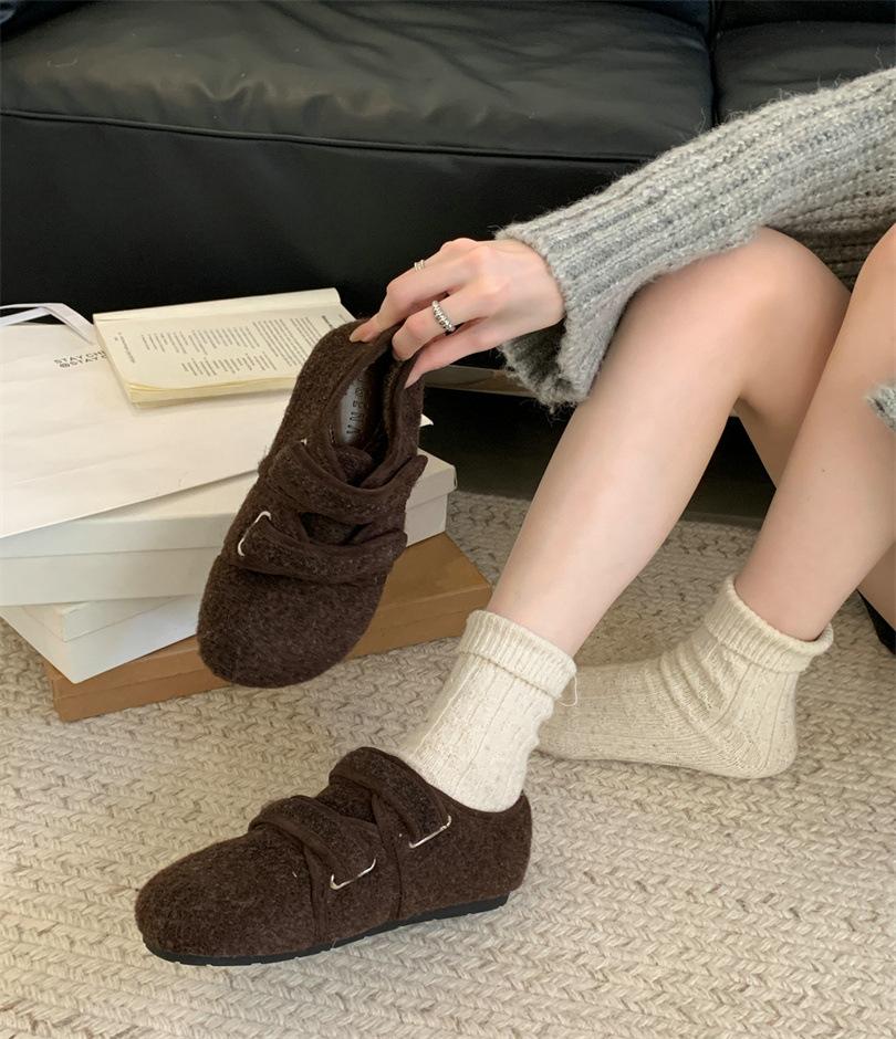 2025 new autumn and winter velvet cotton shoes Korean version flat-bottomed French evening breeze bow Mary Jane Mao Mao shoes women 39 темно-коричневого кольору
2025 new autumn and winter velvet cotton shoes Korean version flat-bottomed French evening breeze bow Mary Jane Mao Mao shoes women 39 темно-коричневого кольору