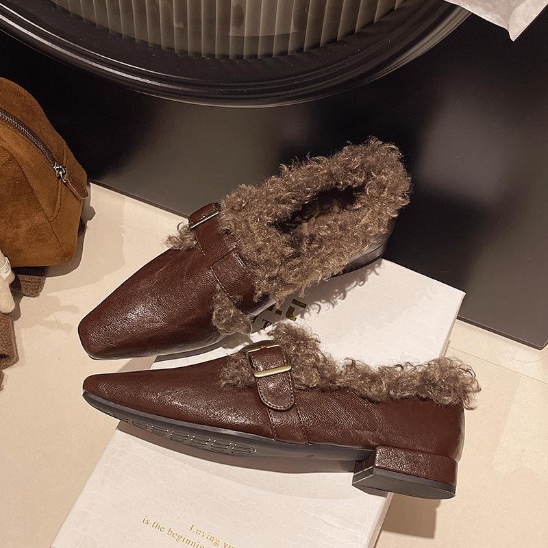 Mary Jane women s shoes 2025 autumn and winter new thick heel belt buckle Mao Mao shoes with skirt one pedal temperament small leather shoes 40 коричневый
Mary Jane women s shoes 2025 autumn and winter new thick heel belt buckle Mao Mao shoes with skirt one pedal temperament small leather shoes 40 коричневый