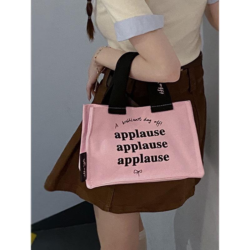 Летняя нишевая холщовая сумка женская 2025 новая трендовая инс корейская версия универсальная портативная сумка на плечо студенческая сумка-мессенджер
Летняя нишевая холщовая сумка женская 2025 новая трендовая инс корейская версия универсальная портативная сумка на плечо студенческая сумка-мессенджер