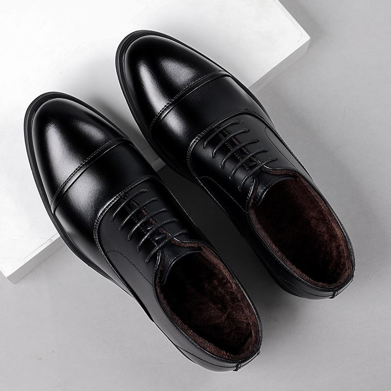 Leather shoes men s autumn and winter cowhide velvet three-joint men s shoes British style groom wedding shoes 2025 37
Leather shoes men s autumn and winter cowhide velvet three-joint men s shoes British style groom wedding shoes 2025 37