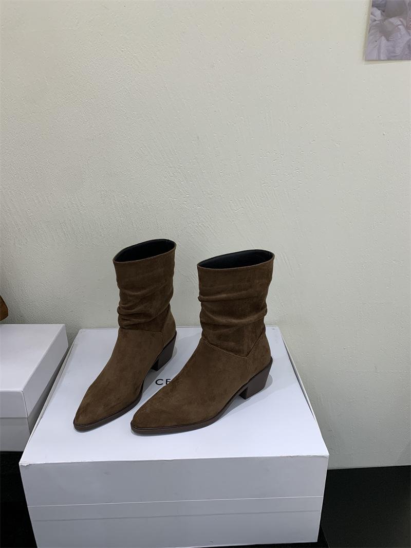 Замшевые ретро маленькие ботильоны на толстом каблуке женские 2025 новые осенне-зимние плиссированные универсальные остроносые ботинки из ворса ботильоны 39
Замшевые ретро маленькие ботильоны на толстом каблуке женские 2025 новые осенне-зимние плиссированные универсальные остроносые ботинки из ворса ботильоны 39