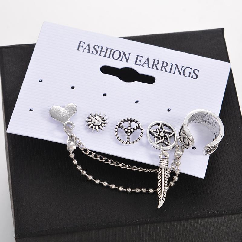 Набор из 4 пар женских серег-подвесок в богемном стиле с цепочками в виде короны и капли воды one size
Набор из 4 пар женских серег-подвесок в богемном стиле с цепочками в виде короны и капли воды one size