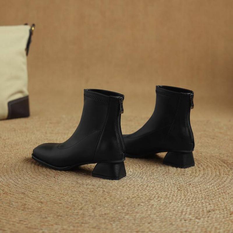 Осенне-зимние однотонные кожаные ботинки Мартин, задняя молния, средний каблук, большой размер, женские ботинки, квадратный каблук, удобный квадратный носок, новые ботинки средней высоты 39
Осенне-зимние однотонные кожаные ботинки Мартин, задняя молния, средний каблук, большой размер, женские ботинки, квадратный каблук, удобный квадратный носок, новые ботинки средней высоты 39