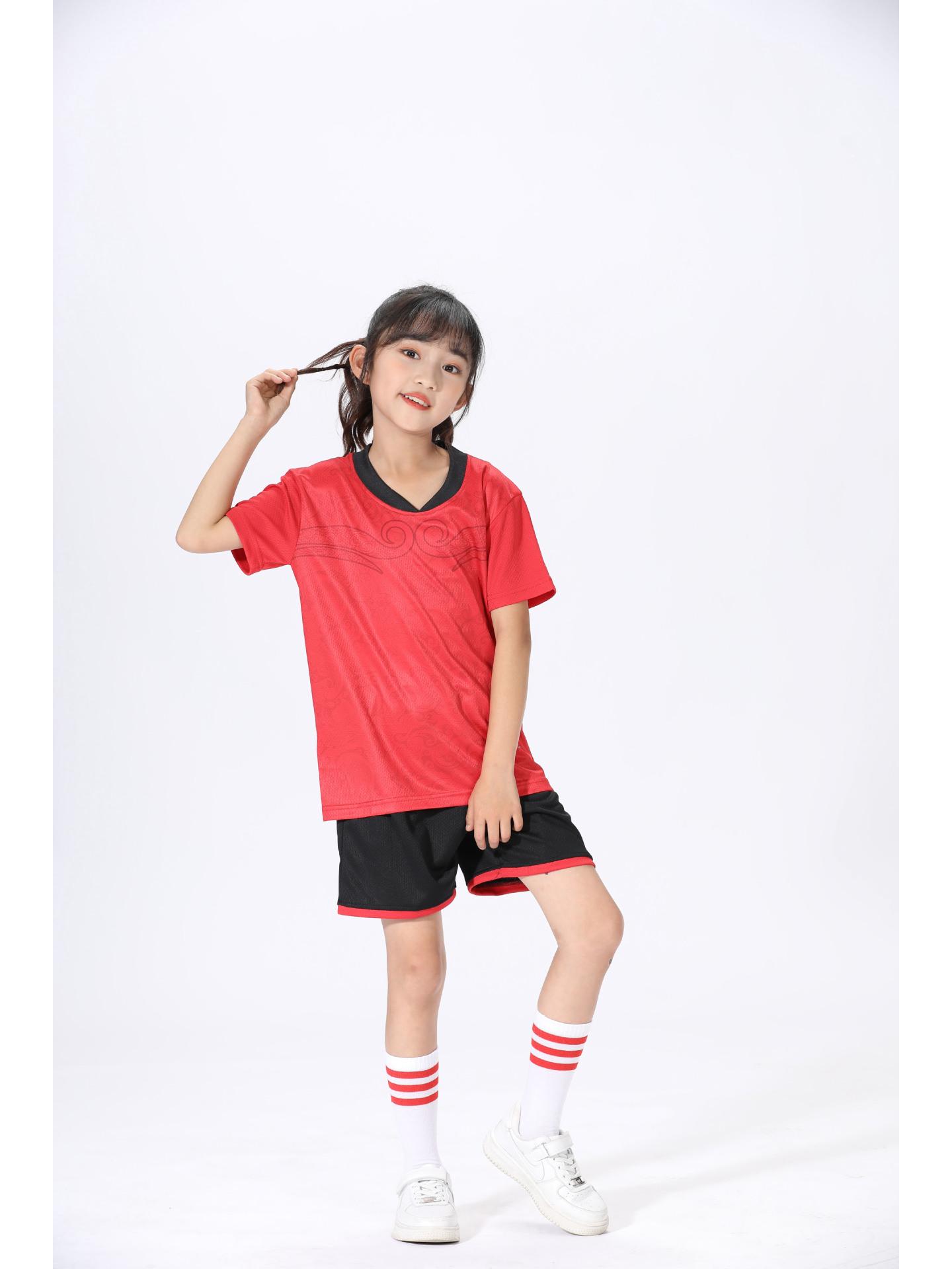 Summer Football Training Set for Boys - Short Sleeve Top and Pants for Primary & Secondary Students XS червоний
Summer Football Training Set for Boys - Short Sleeve Top and Pants for Primary & Secondary Students XS червоний