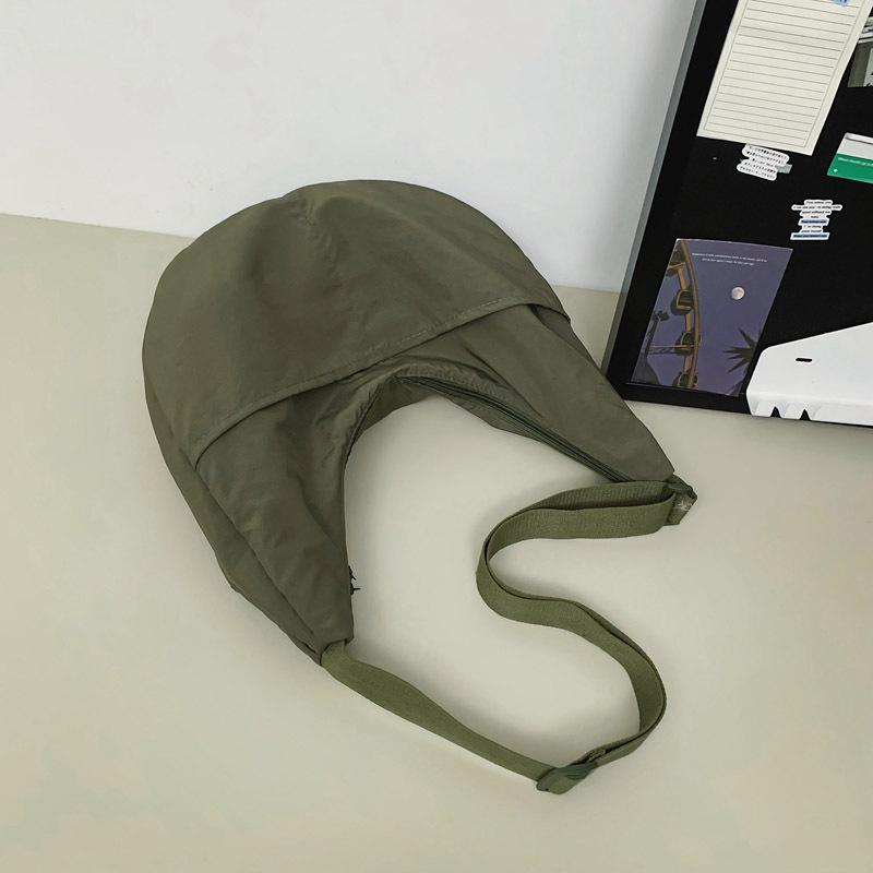Crossbody Bag Female Tide Brand Large-Capacity Sports Shoulder Bag Male Student Class Commuting Nylon Casual Dumpling Bag зелений
Crossbody Bag Female Tide Brand Large-Capacity Sports Shoulder Bag Male Student Class Commuting Nylon Casual Dumpling Bag зелений