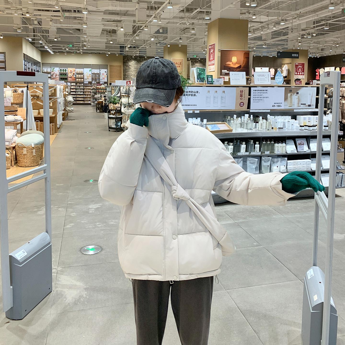 Куртка с воротником-стойкой, однотонная, теплая, на хлопковой подкладке, с сумкой XL бежевый
Куртка с воротником-стойкой, однотонная, теплая, на хлопковой подкладке, с сумкой XL бежевый