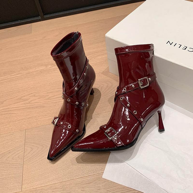 Европейские и американские новые остроносые тонкий каблук металлические заклепки локомотив подиум женский ремень с пряжкой короткие ботинки большой размер ботинки мартин модные ботинки 39 бордовый
Европейские и американские новые остроносые тонкий каблук металлические заклепки локомотив подиум женский ремень с пряжкой короткие ботинки большой размер ботинки мартин модные ботинки 39 бордовый