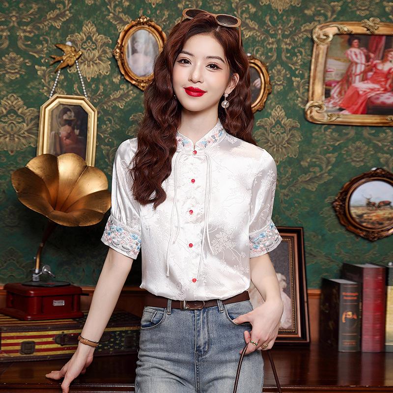 Ni0673 Женская рубашка с вышивкой жаккардом в китайском стиле, со стойкой и юбка «лошадиное лицо», атласный топ - Коллекция Лето 2025 L
Ni0673 Женская рубашка с вышивкой жаккардом в китайском стиле, со стойкой и юбка «лошадиное лицо», атласный топ - Коллекция Лето 2025 L