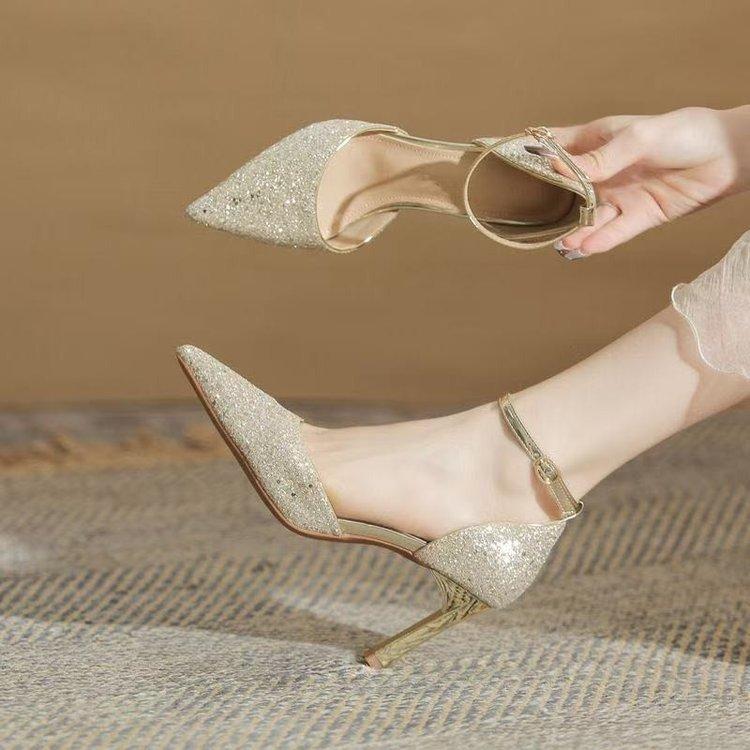 Баотоу Туфли-лодочки на высоком каблуке Женские Весенне-осенние На тонком каблуке Заостренный носок Пайетки Жемчужная цепочка Одинарные туфли Женские 40
Баотоу Туфли-лодочки на высоком каблуке Женские Весенне-осенние На тонком каблуке Заостренный носок Пайетки Жемчужная цепочка Одинарные туфли Женские 40