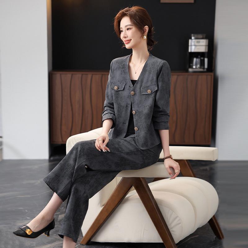 Women s Spring Blazer & Cardigan Set: Elegant Two-Piece for Middle-Aged and Elderly 3XL (125-135 jin)
Women s Spring Blazer & Cardigan Set: Elegant Two-Piece for Middle-Aged and Elderly 3XL (125-135 jin)