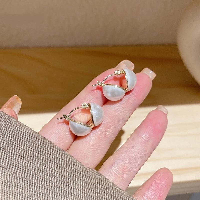 White Half Round Ball Pearl Stud Earring for Women Ear Buckle Korean French Luxury Temperament Zircon Accessories Wedding Gift
White Half Round Ball Pearl Stud Earring for Women Ear Buckle Korean French Luxury Temperament Zircon Accessories Wedding Gift