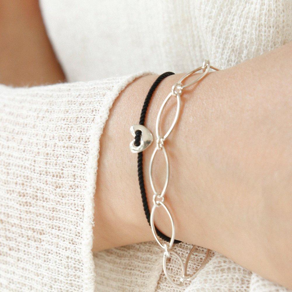 J.Lauren Silver Heart Pendant Silk Cord Bracelet B0986
J.Lauren Silver Heart Pendant Silk Cord Bracelet B0986