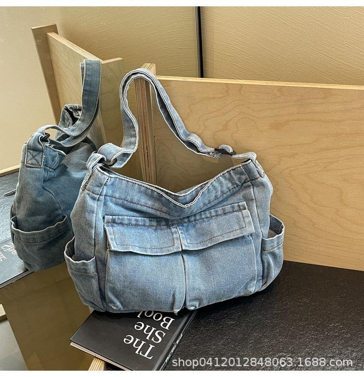Повседневная джинсовая сумка-мессенджер женская 2025 новая модная рабочая сумка для поездок на работу большой вместимости легкая наплечная сумка светло-синий
Повседневная джинсовая сумка-мессенджер женская 2025 новая модная рабочая сумка для поездок на работу большой вместимости легкая наплечная сумка светло-синий