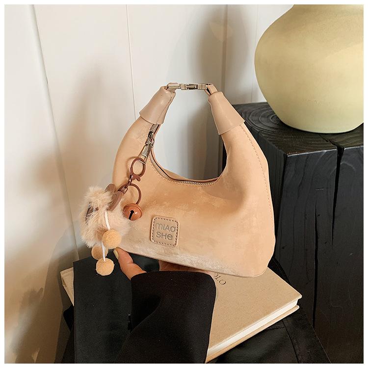 Super fire small bag women s autumn and winter 2024 new retro matte messenger bag niche design portable dumpling bag хакі
Super fire small bag women s autumn and winter 2024 new retro matte messenger bag niche design portable dumpling bag хакі