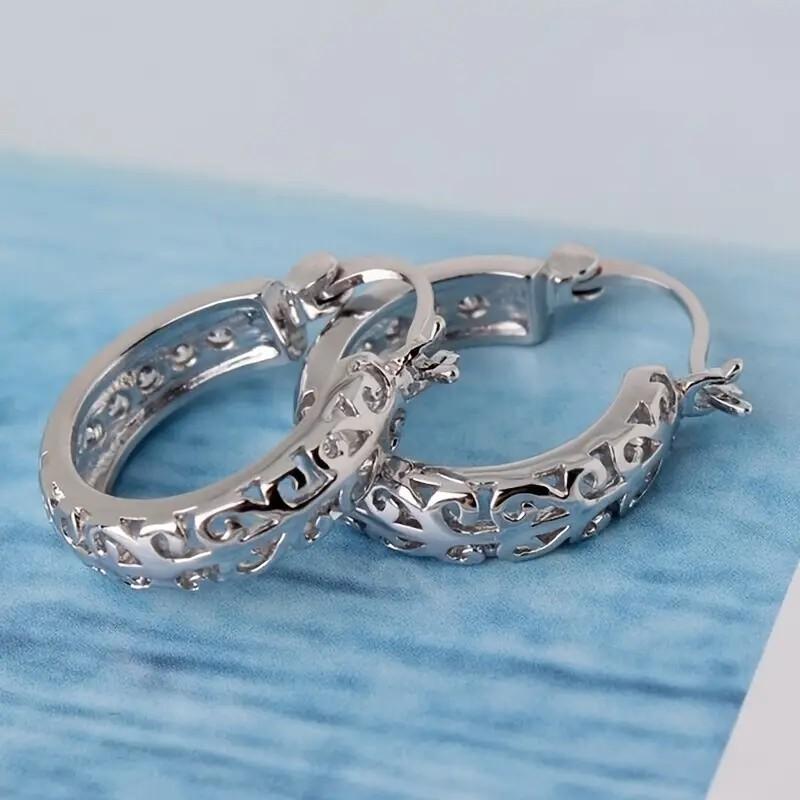 CAOSHI Versatile Copper Color Hoop Earrings for Women Hollow-out Design Zircon for Daily Life Brilliant Zirconia Accessories
CAOSHI Versatile Copper Color Hoop Earrings for Women Hollow-out Design Zircon for Daily Life Brilliant Zirconia Accessories