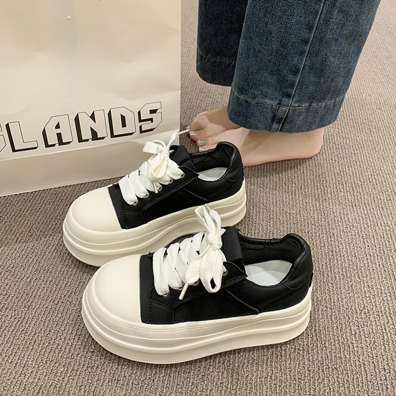 Retro versatile suede thick-soled heightening casual board shoes women s 2025 autumn new literary and artistic sports shoes canvas shoes 40 чорний
Retro versatile suede thick-soled heightening casual board shoes women s 2025 autumn new literary and artistic sports shoes canvas shoes 40 чорний