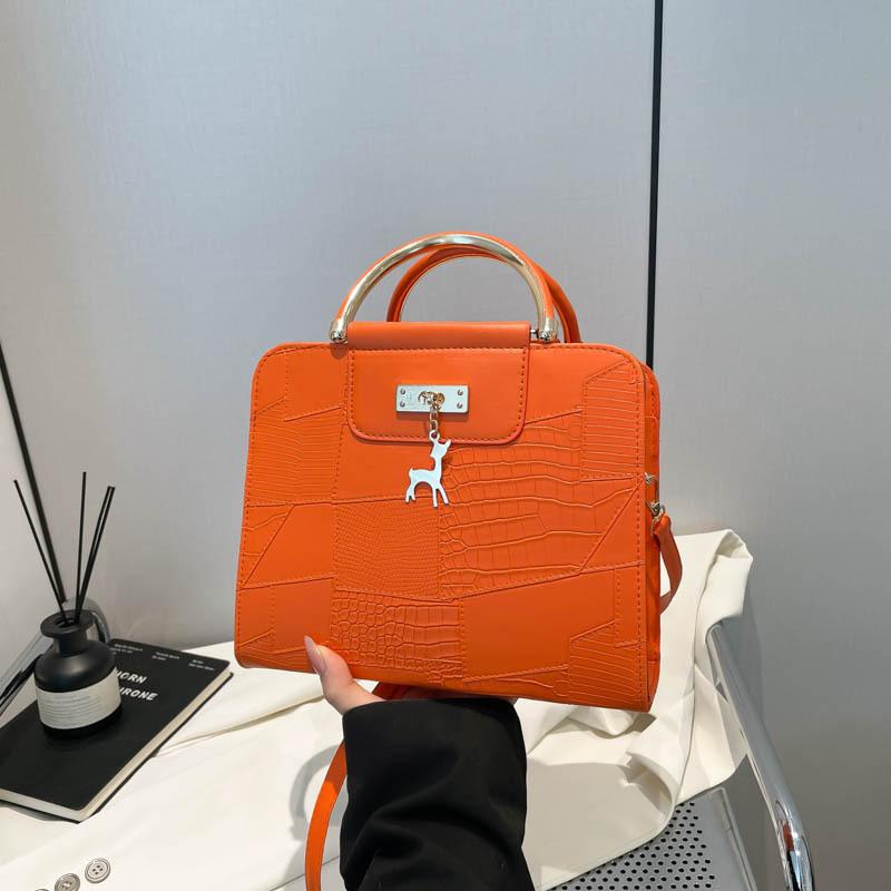 Premium texture 2025 spring new women s bag solid color temperament handbag women s messenger bag shoulder bag fashionable and versatile
Premium texture 2025 spring new women s bag solid color temperament handbag women s messenger bag shoulder bag fashionable and versatile