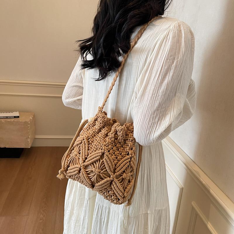Niche women s shoulder bag cotton rope crochet bag retro style urban versatile shoulder women s bag diagonal span woven bag off білий колір
Niche women s shoulder bag cotton rope crochet bag retro style urban versatile shoulder women s bag diagonal span woven bag off білий колір